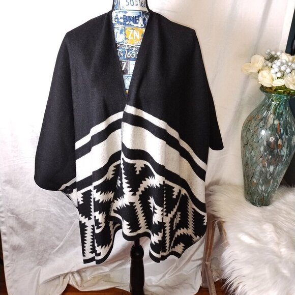 Gap Poncho wrap Aztec and mid-western print OS wrap. - Picture 1 of 5